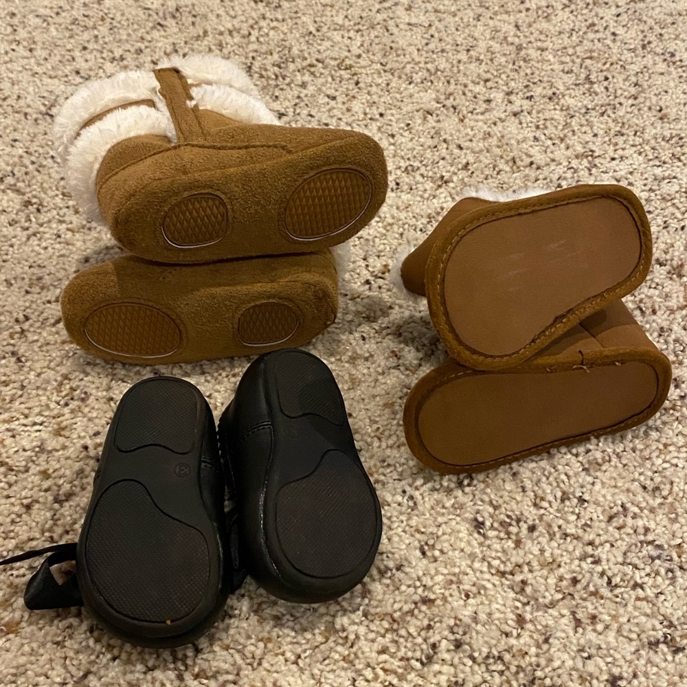 • Baby Shoes • - Picture 2 of 5